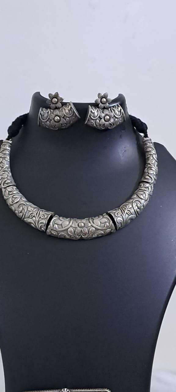 Exclusive silver oxidised hasuli set with matching earrings n bracelet