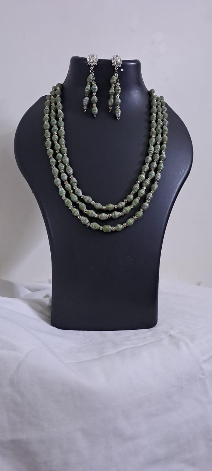 Green paper beads necklace set