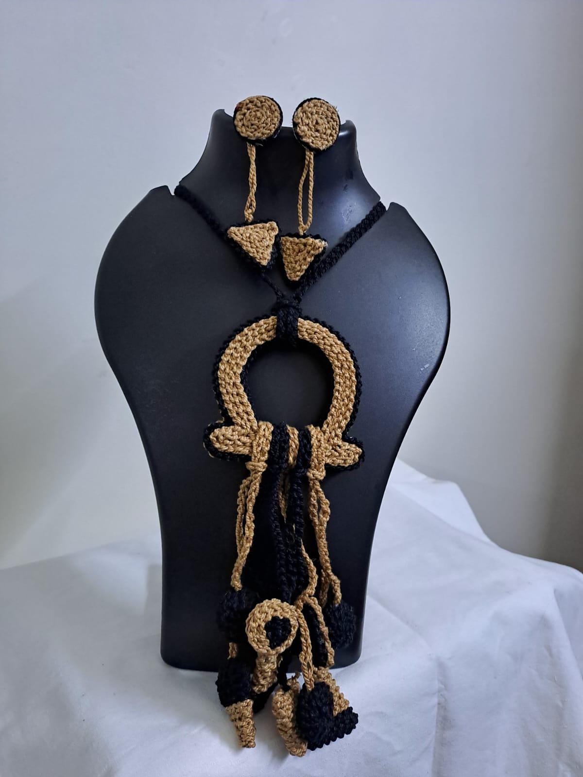 Crochet thread necklace set with fringes and matching earrings