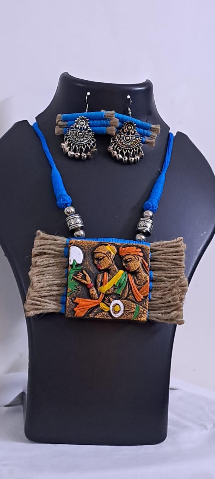 Terracotta and thread necklace