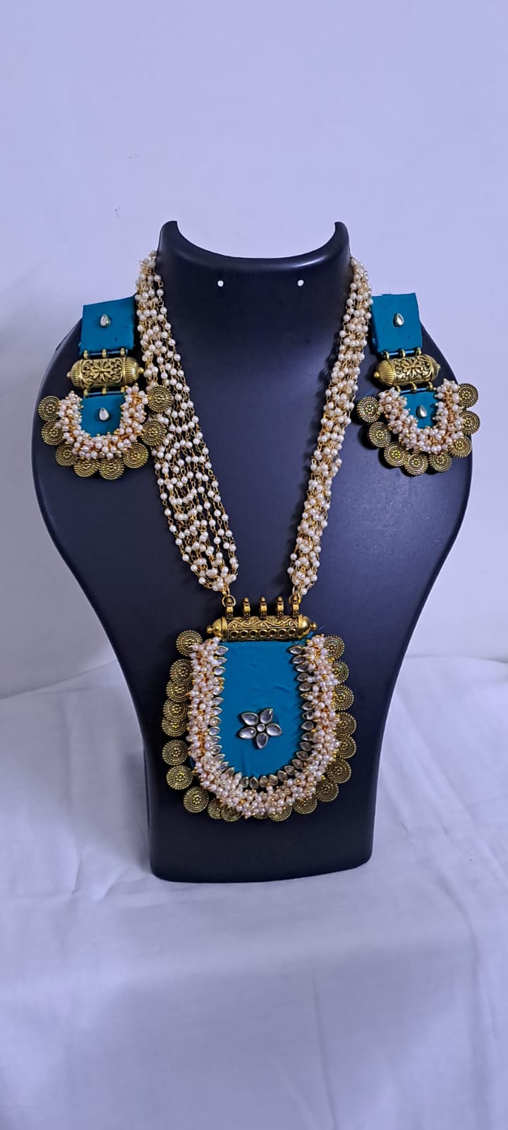 Exclusive Jewellery with Loreal and Golden Oxidised Charms