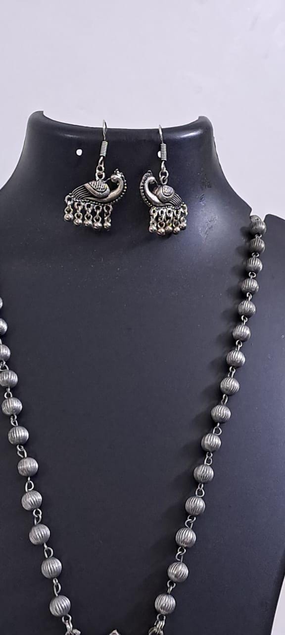 Exclusive light weight silver oxidised set.