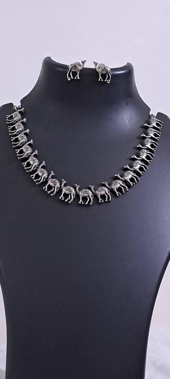 Exclusive n beautiful camel necklace n matching earrings
