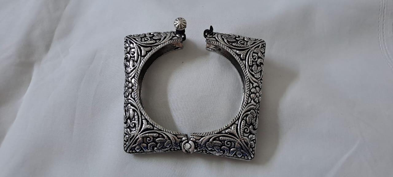 Silver oxidised bracelet/kada