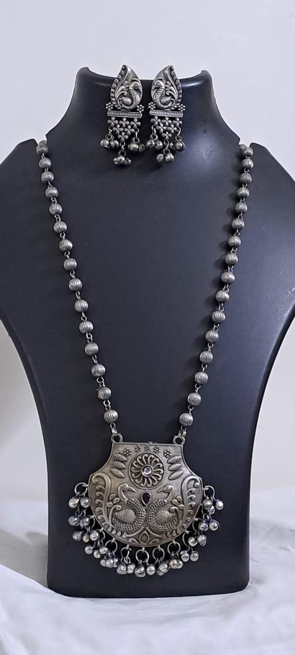 Exclusive light weight silver oxidised set.