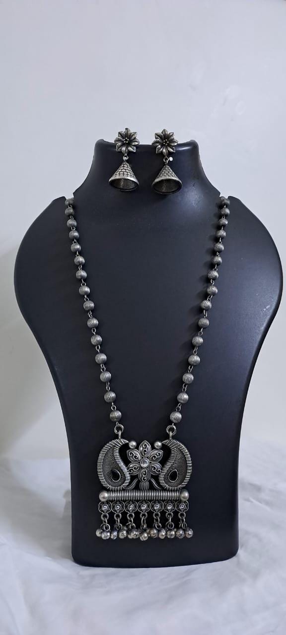 Exclusive light weight silver oxidised set.