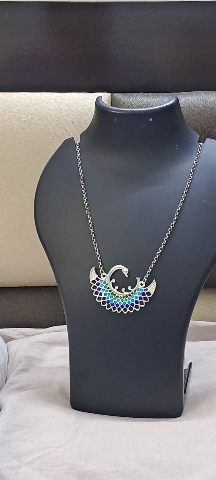 Silver oxidised chain with swan pendant