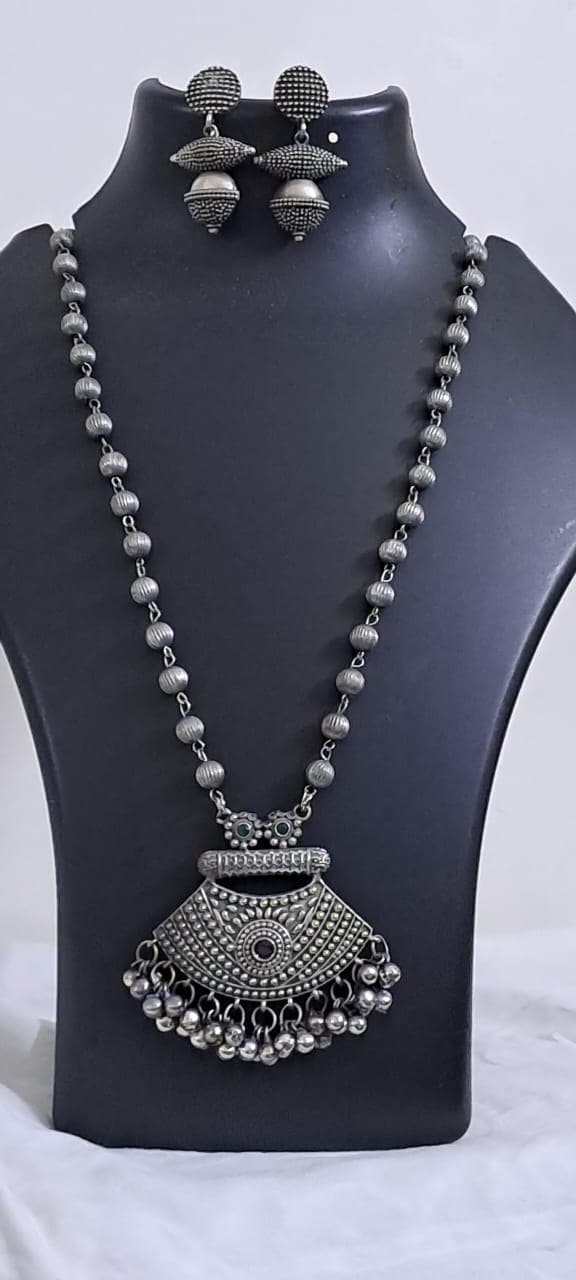 Exclusive light weight silver oxidised set.