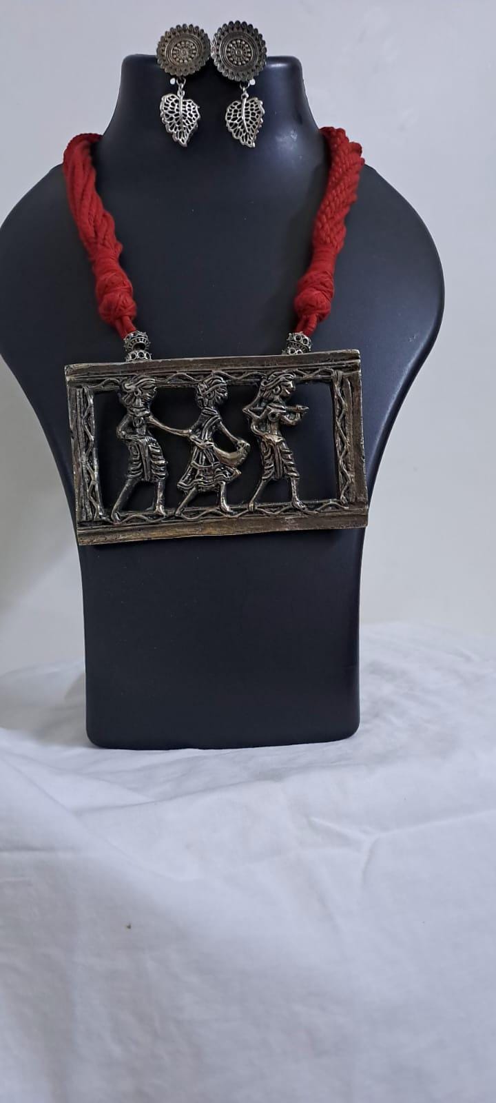 Maroon thread necklace set with dokra pendant n matching earrings