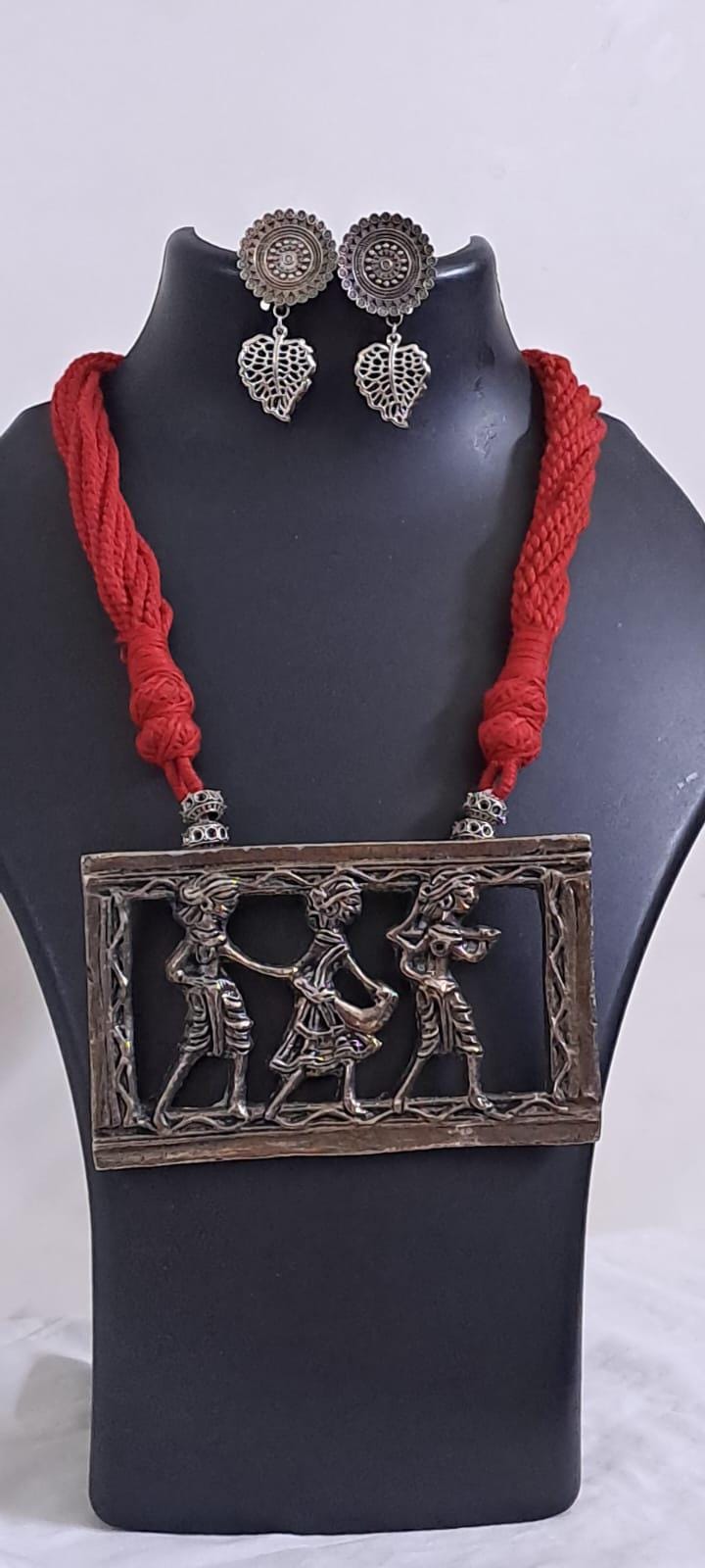 Maroon thread necklace set with dokra pendant n matching earrings