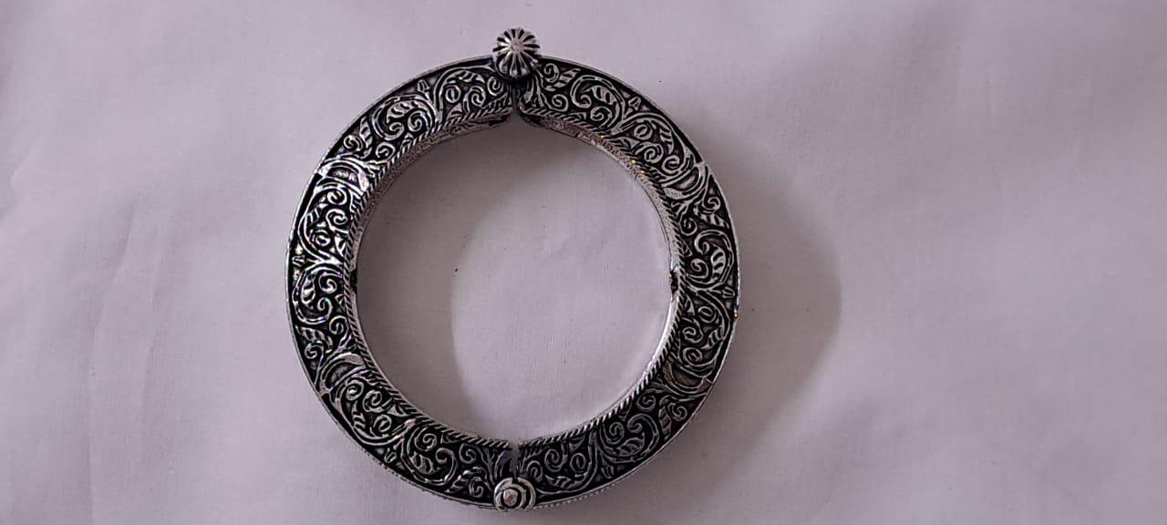 Silver oxidised bracelet/kada
