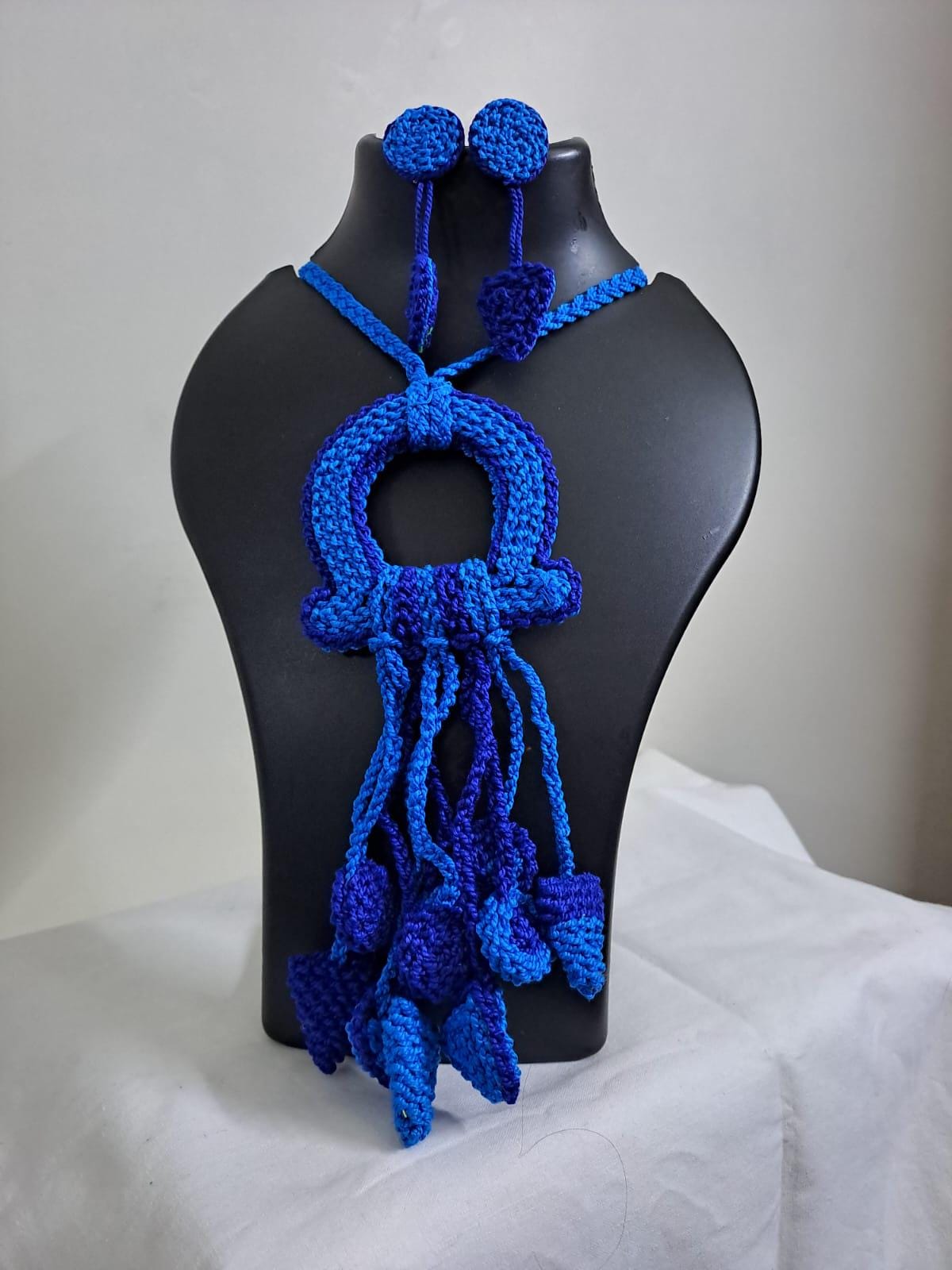 Crochet thread necklace set with fringes and matching earrings