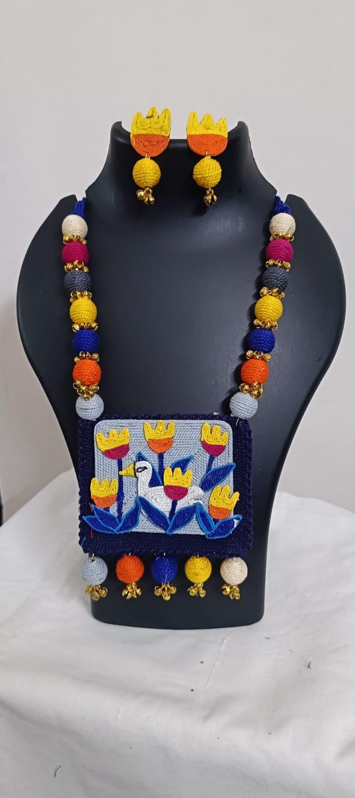 Exclusive thread necklace with duck pendant n matching earrings
