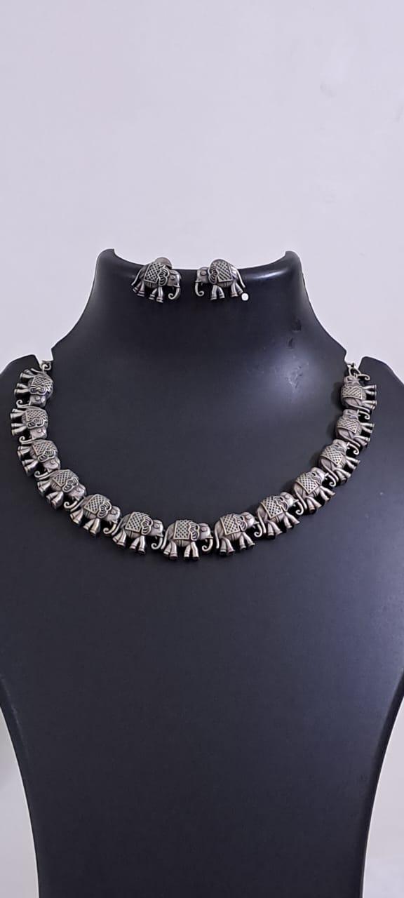 Exclusive n beautiful elephant necklace n matching earrings