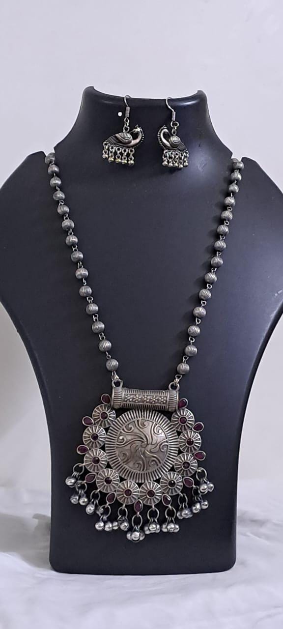 Exclusive light weight silver oxidised set.