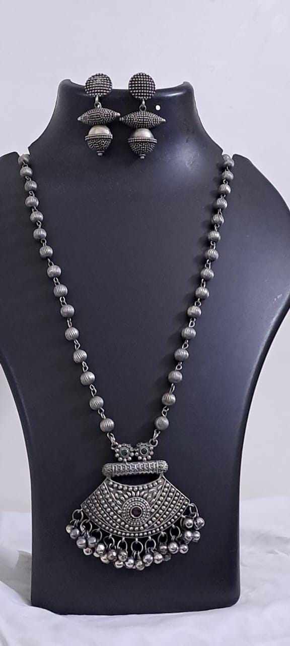 Exclusive light weight silver oxidised set.