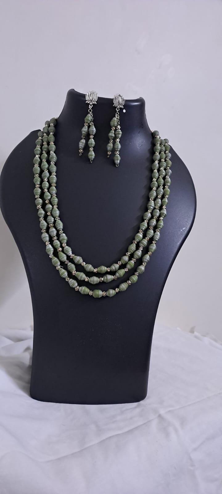 Green paper beads necklace set