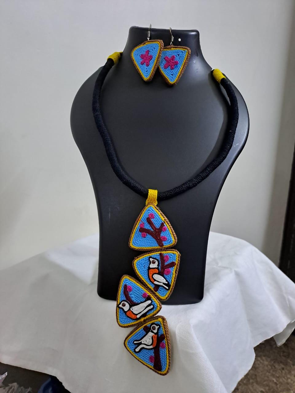 Thread necklace set with four steps bird pendant n matching earrings