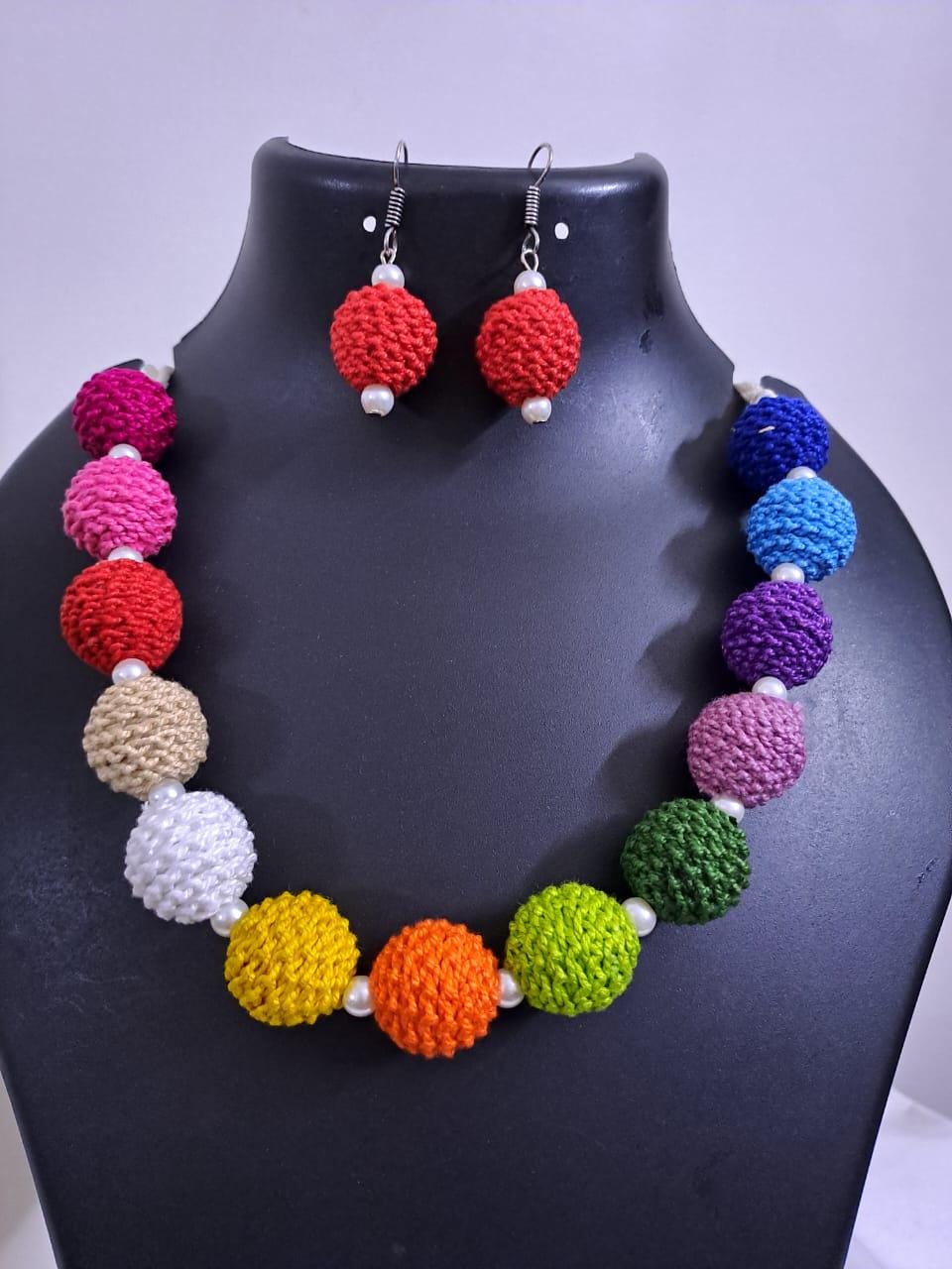 Thread beads necklace set with matching earrings