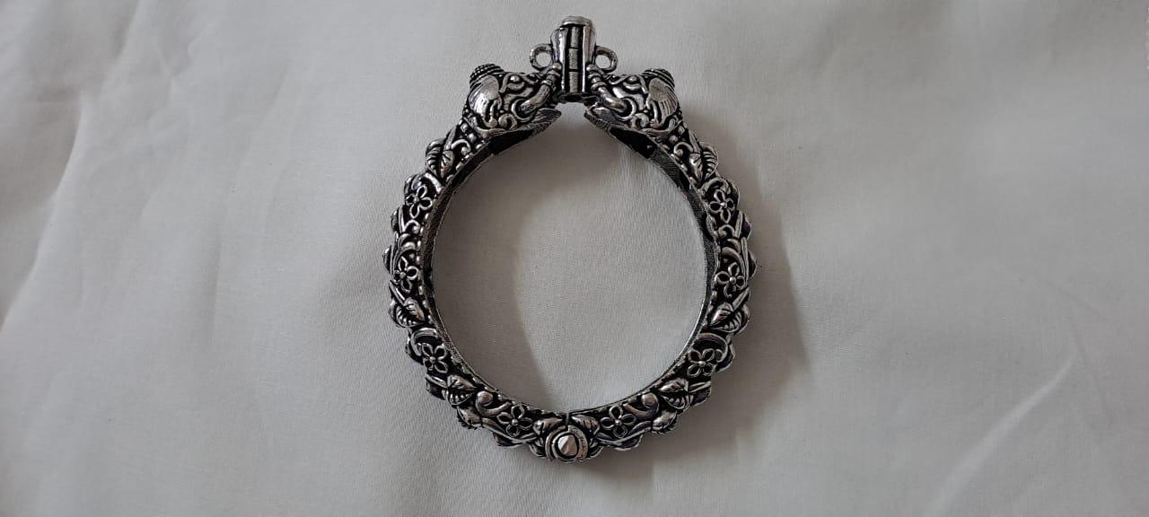 Silver oxidised bracelet/kada