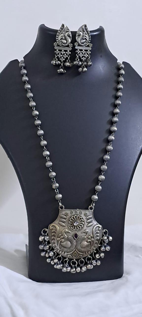 Exclusive light weight silver oxidised set.