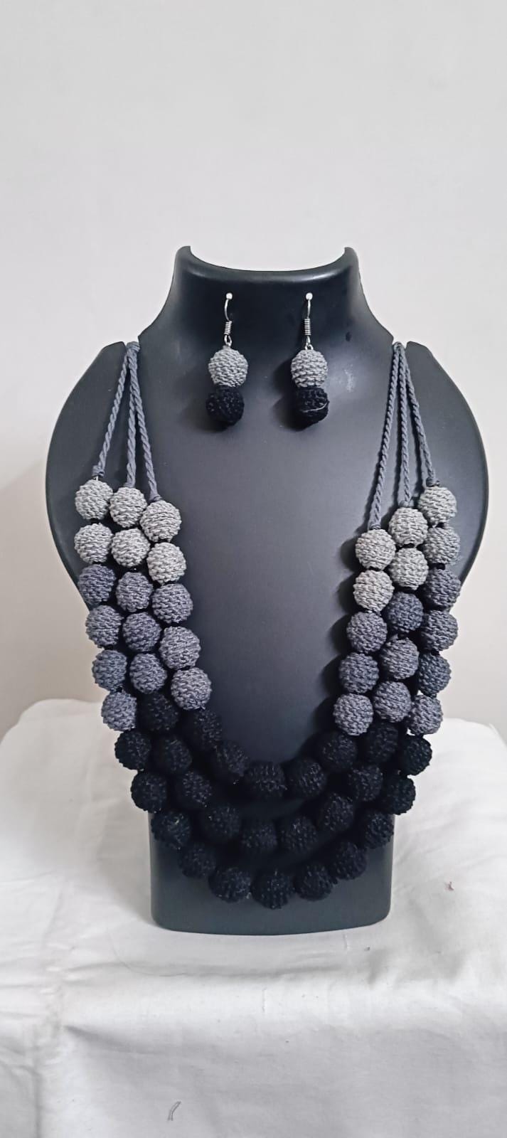 Exclusive 3 layers black thread beads necklace set with matching earrings