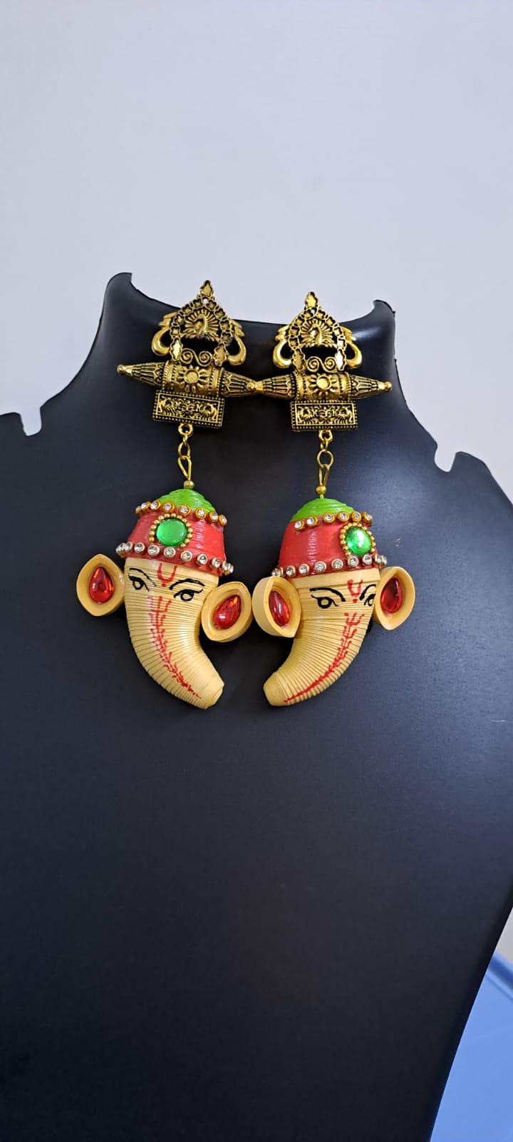 Paper quilling Ganesha earrings