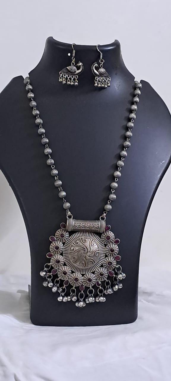 Exclusive light weight silver oxidised set.
