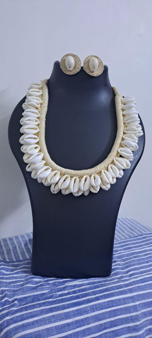 Exclusive jute n shell necklace and matching earrings