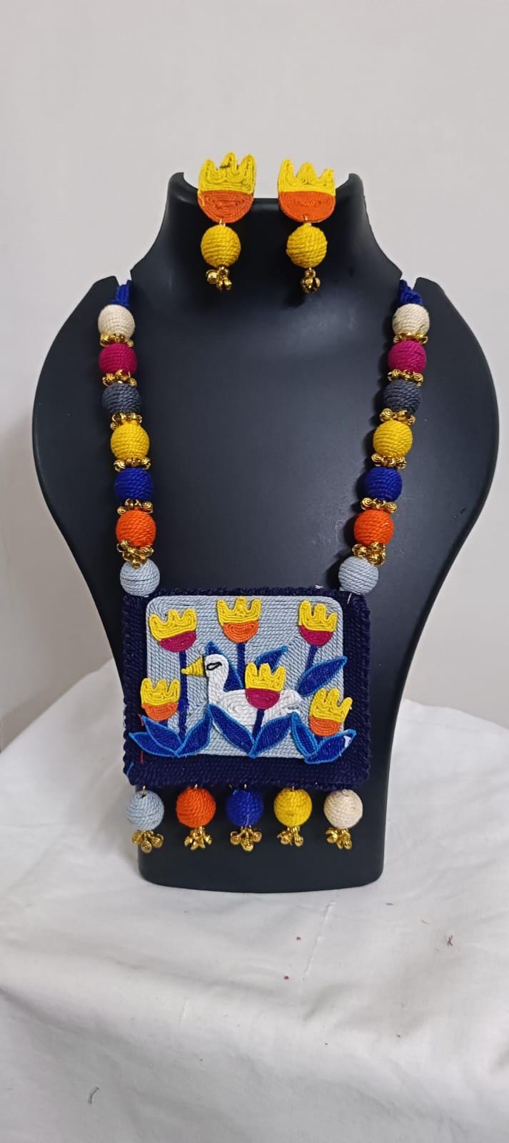 Exclusive thread necklace with duck pendant n matching earrings