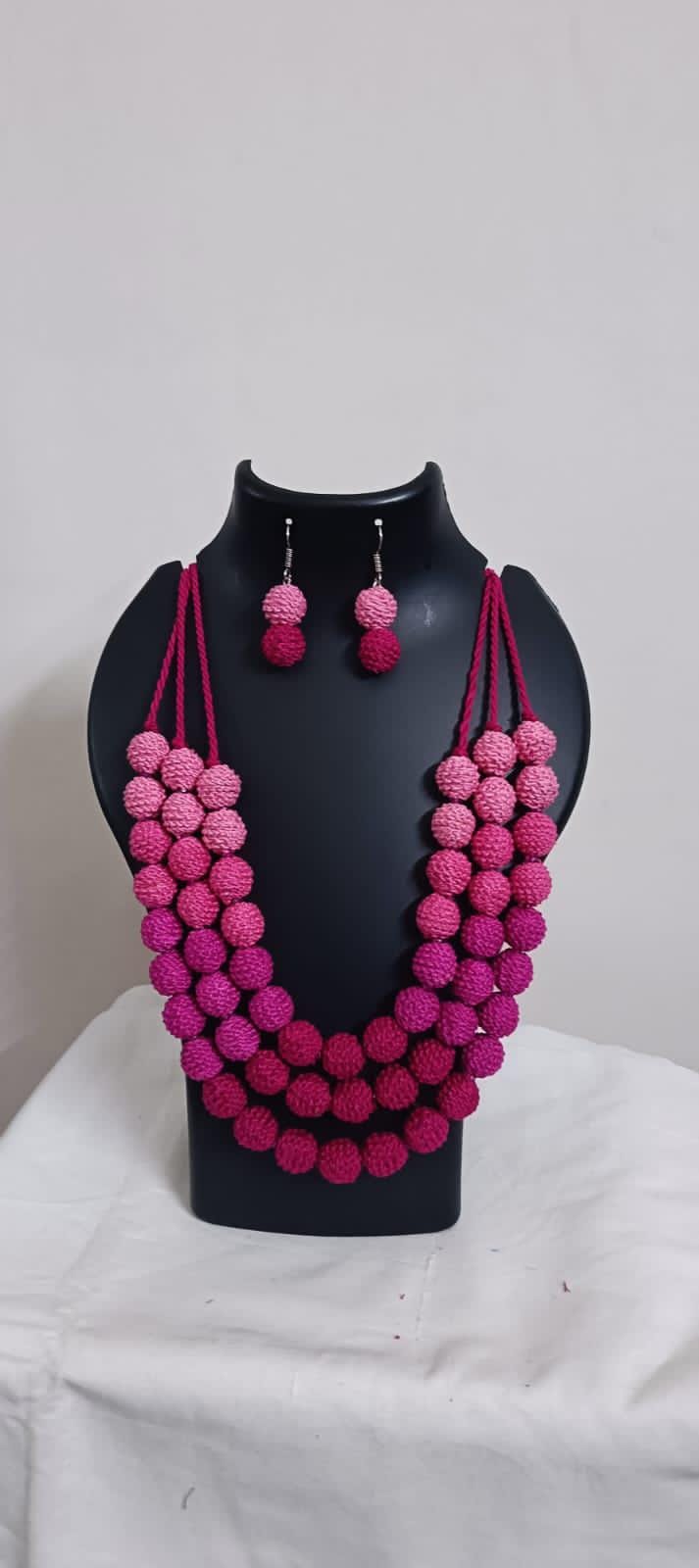 Exclusive 3 layered pink thread beads necklace set with matching earrings