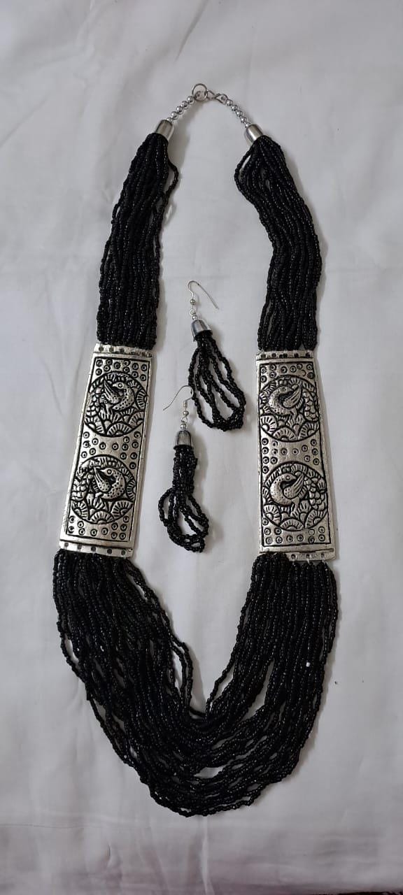 Exclusive silver oxidised set with layers of black seed beads n matching earrings