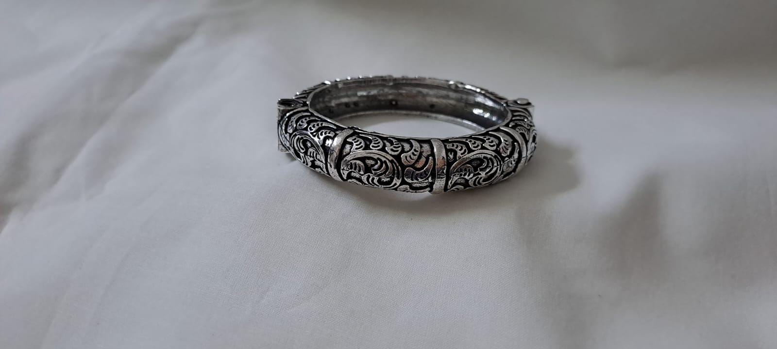 Silver oxidised bracelet/kada
