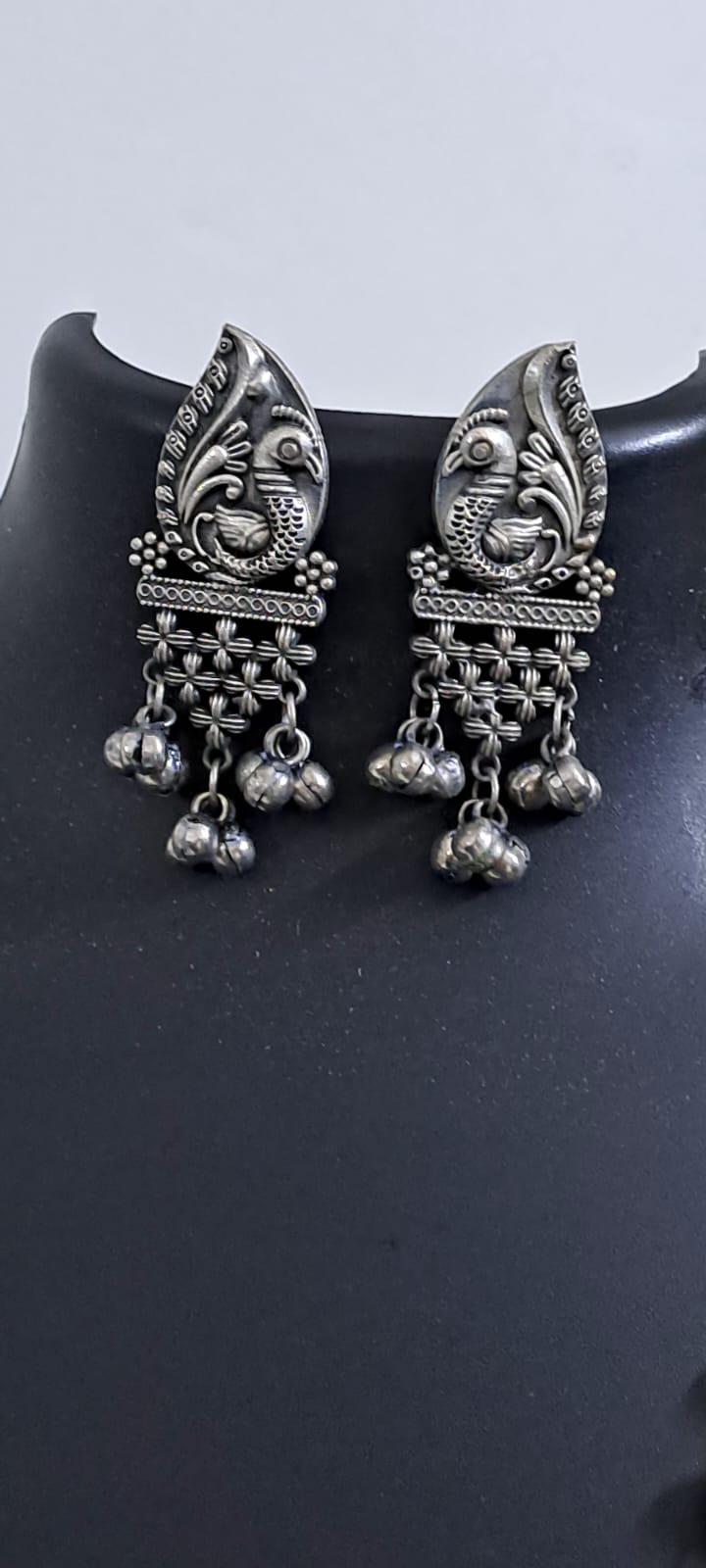 Exclusive light weight silver oxidised set.