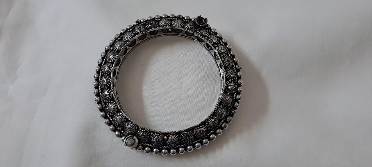 Silver oxidised bracelet/kada