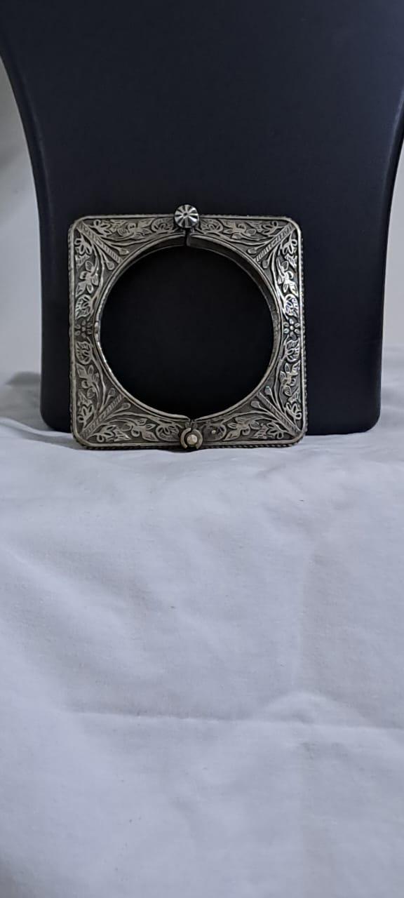 Exclusive silver oxidised hasuli set with matching earrings n bracelet