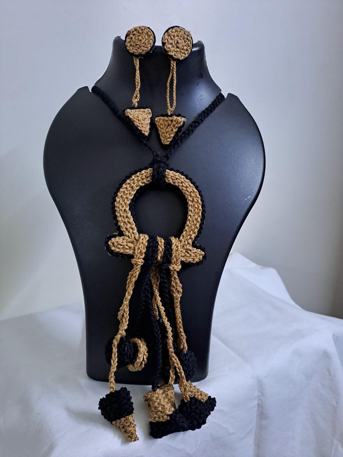 Crochet thread necklace set with fringes and matching earrings