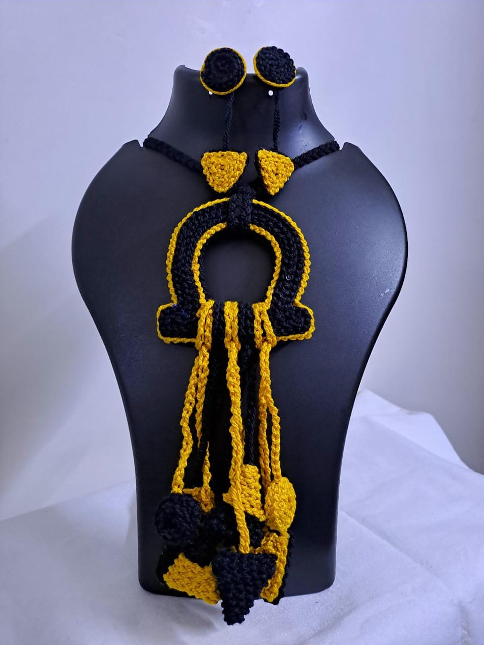 Crochet thread necklace set with fringes and matching earrings