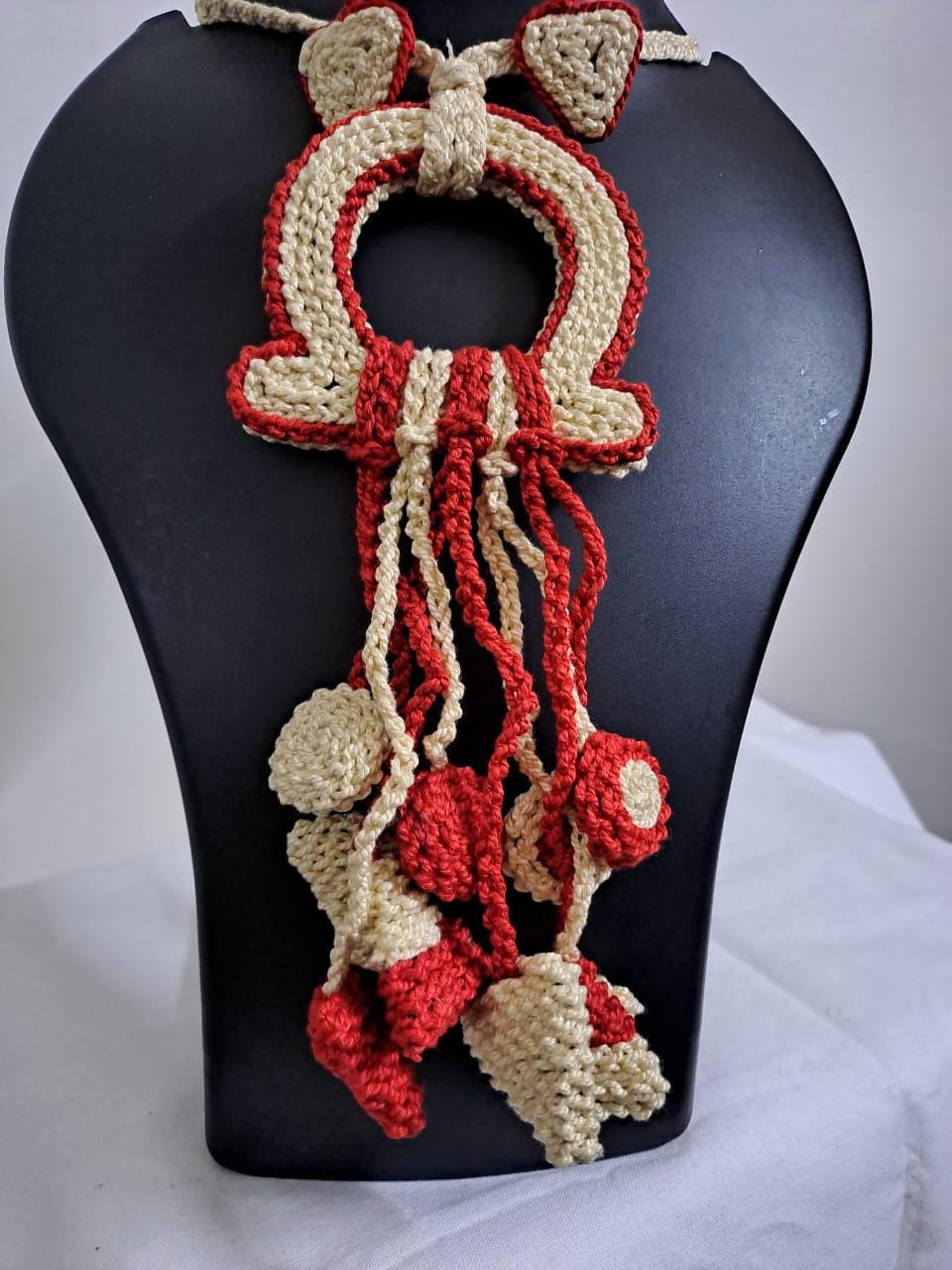 Crochet thread necklace with fringes and matching earrings