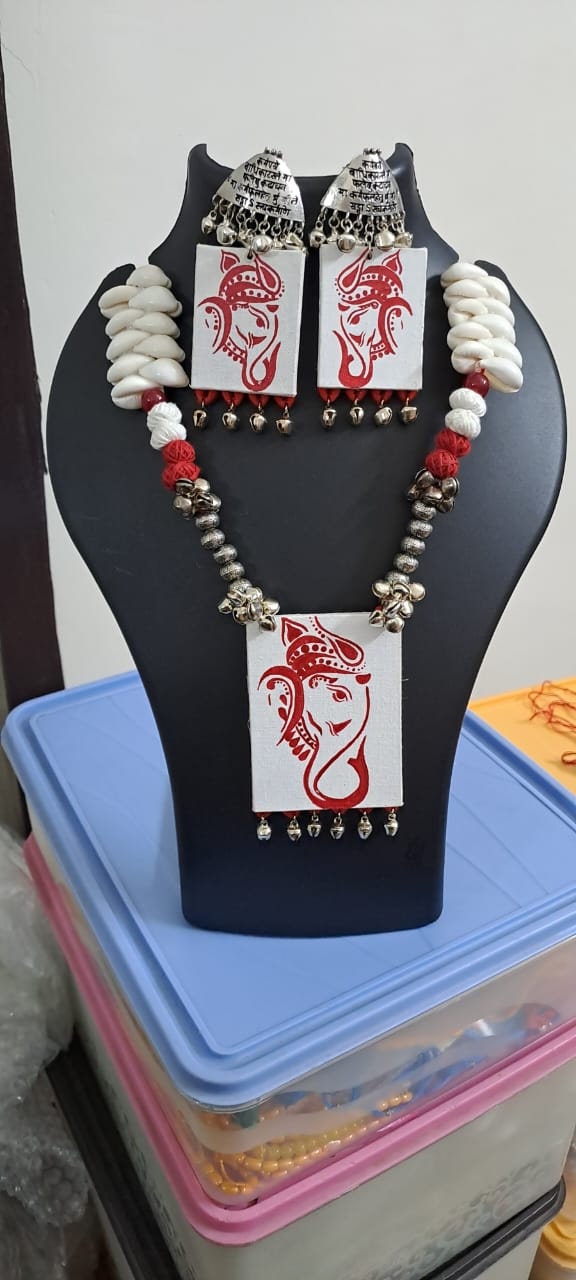 Hand painted Ganesha Jewellery Set