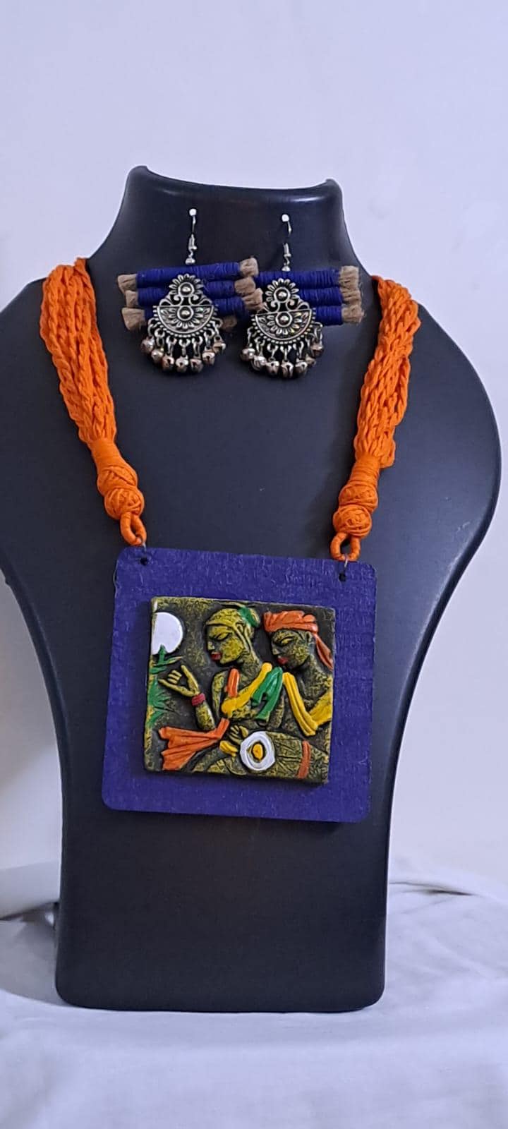 Terracotta and thread necklace