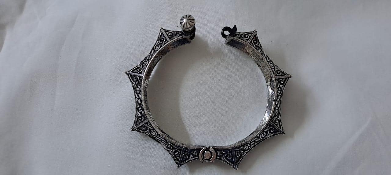 Silver oxidised bracelet/kada