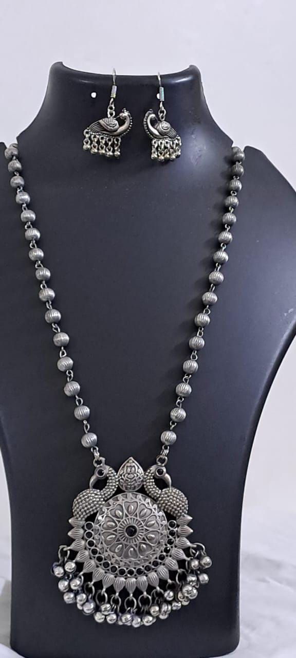 Exclusive light weight silver oxidised set.