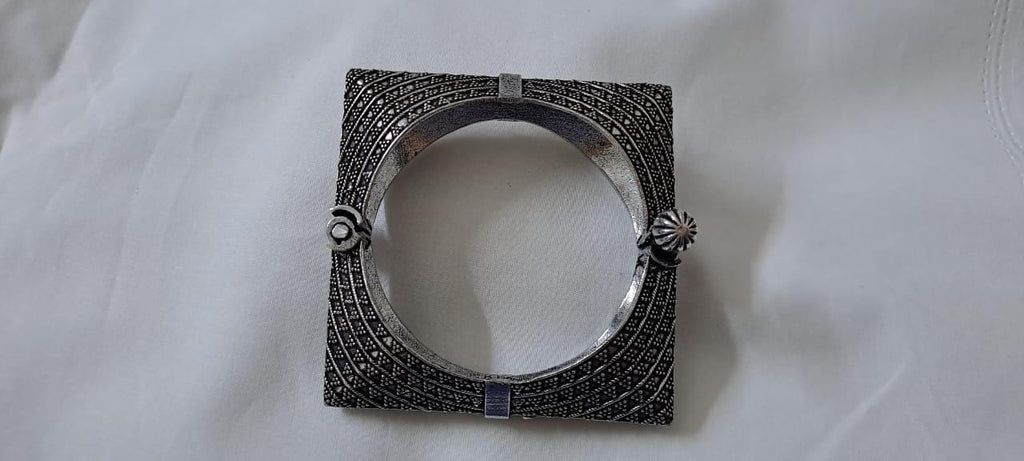 Silver oxidised bracelet/kada
