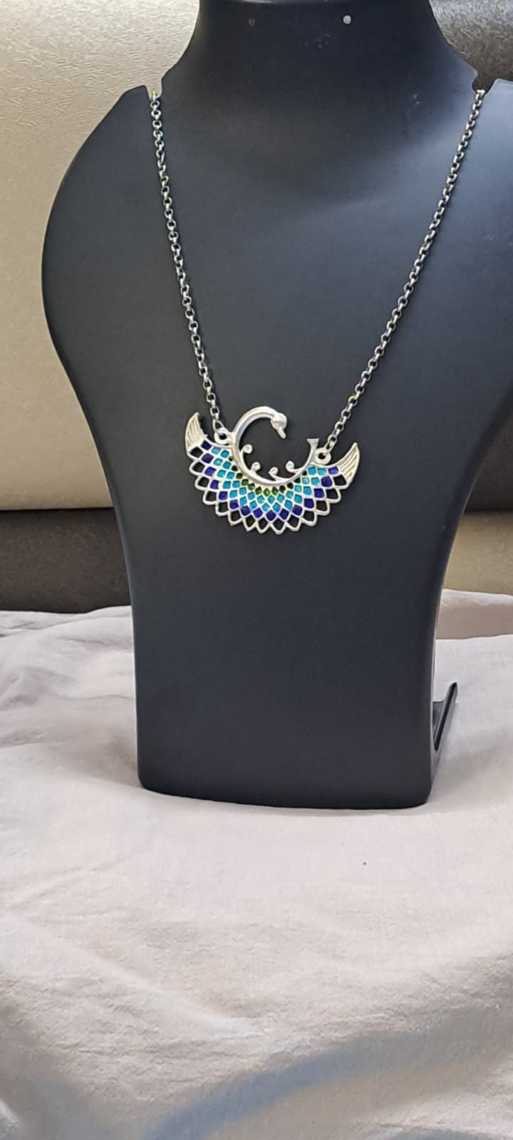 Silver oxidised chain with swan pendant