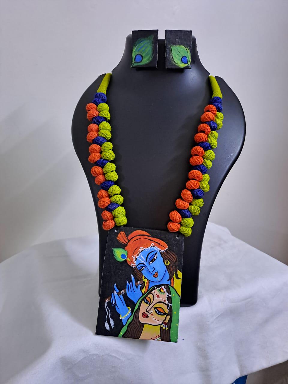 Handpainted fabric jewellery set with earrings