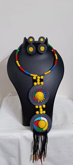 Exclusive multicoloured hasuli thread necklace set with round thread pendant n matching earrings