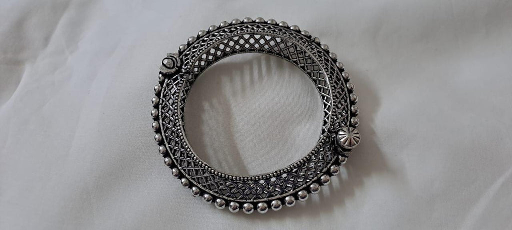 Silver oxidised bracelet/kada