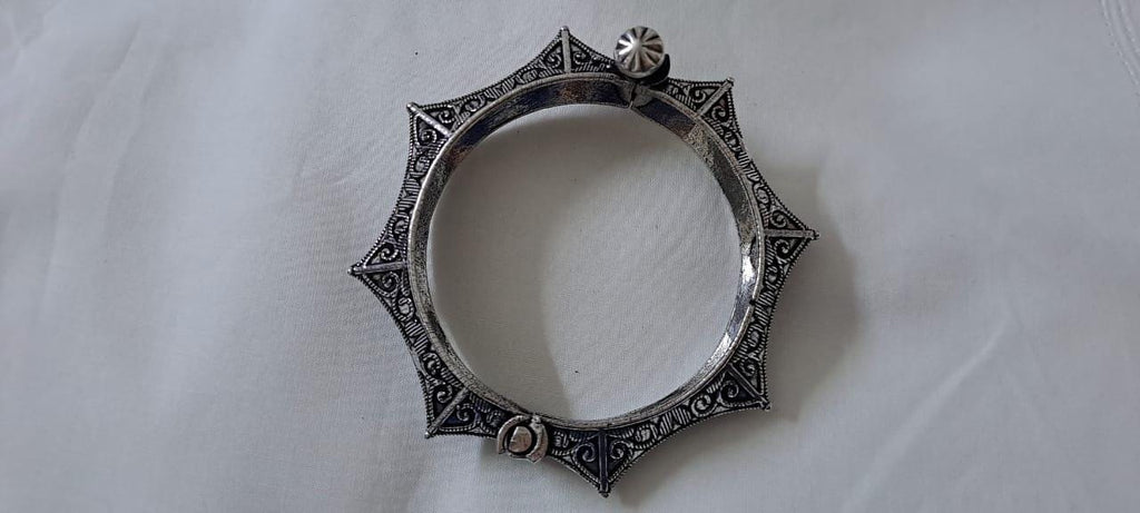 Silver oxidised bracelet/kada