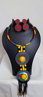 Exclusive multicoloured hasuli thread necklace set with round thread pendant n matching earrings